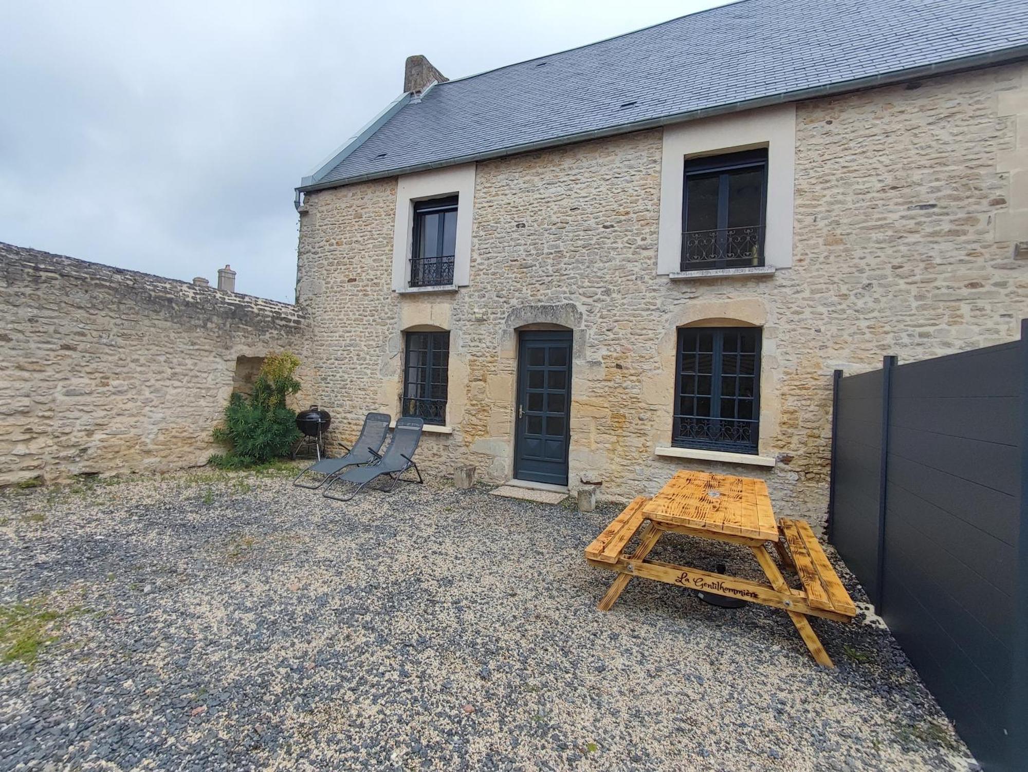 Le Domaine De La Gentilhommiere Situee Entre Bayeux Et Arromanches Les Bains Manvieux Eksteriør billede